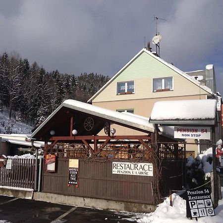 Penzion54 & Restaurace オストロフ エクステリア 写真