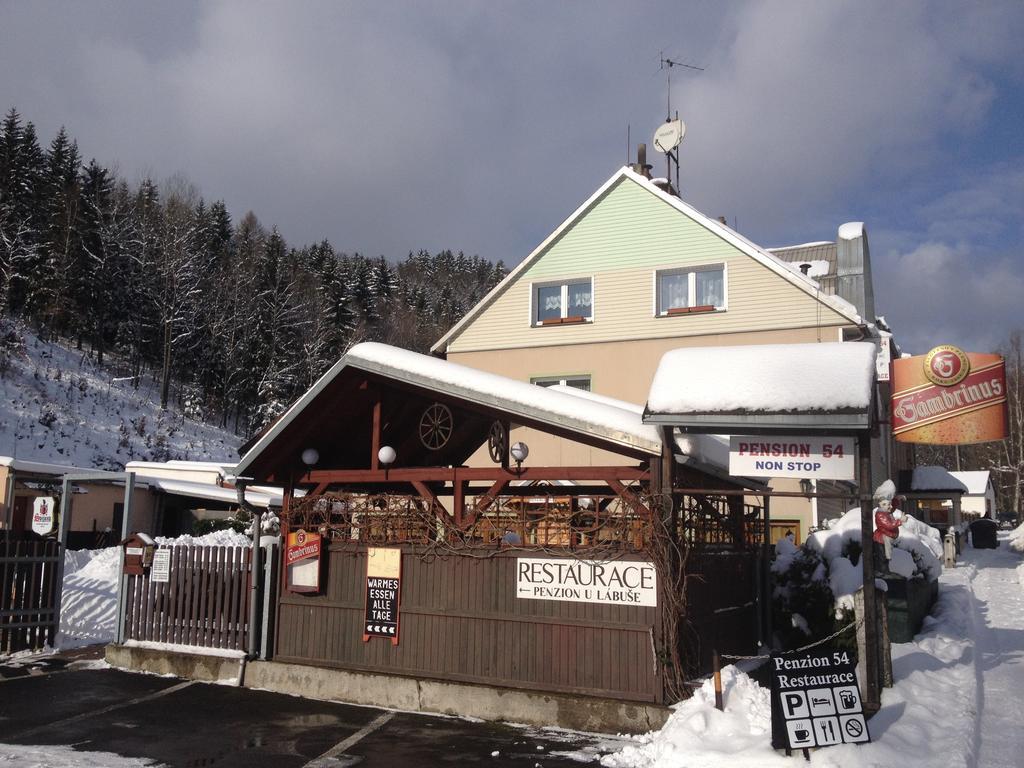 Penzion54 & Restaurace オストロフ エクステリア 写真